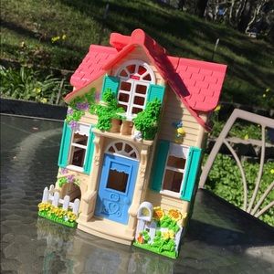 Fisher price sweet streets dollhouse